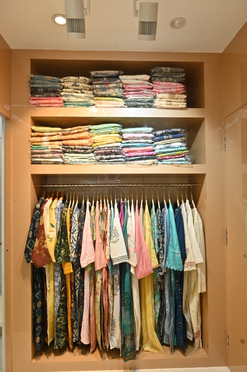 Gallery Photo 16